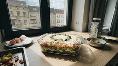 Schichtsalat „Schuba“ mit Ofengemüse und Champignons: Sein volles Aroma zeigt er erst nach dem Kühlen