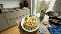 Schichtsalat in Hasenform: Herzhaft, cremig und ein Hingucker fürs Osterbuffet